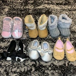 Set of 6 NEW pairs of baby shoes, size 0-6 months